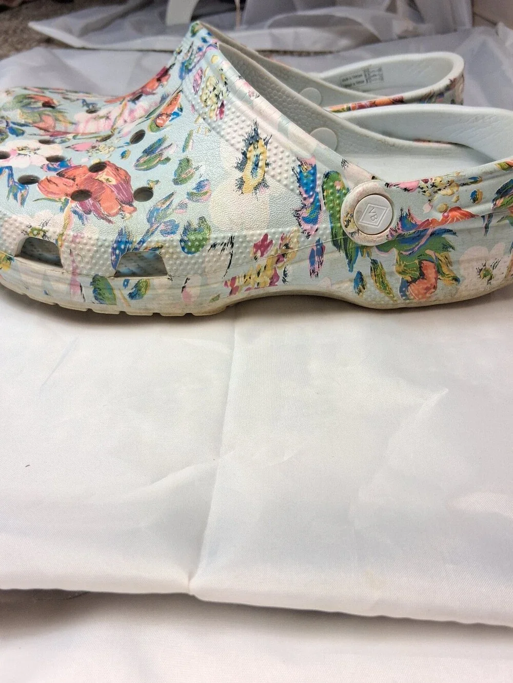 Crocs x Vera Bradley Classic Clogs Sea Air Floral Women's Size 10